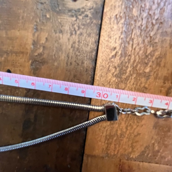 Elegant Silver Necklace - Picture 4 of 4